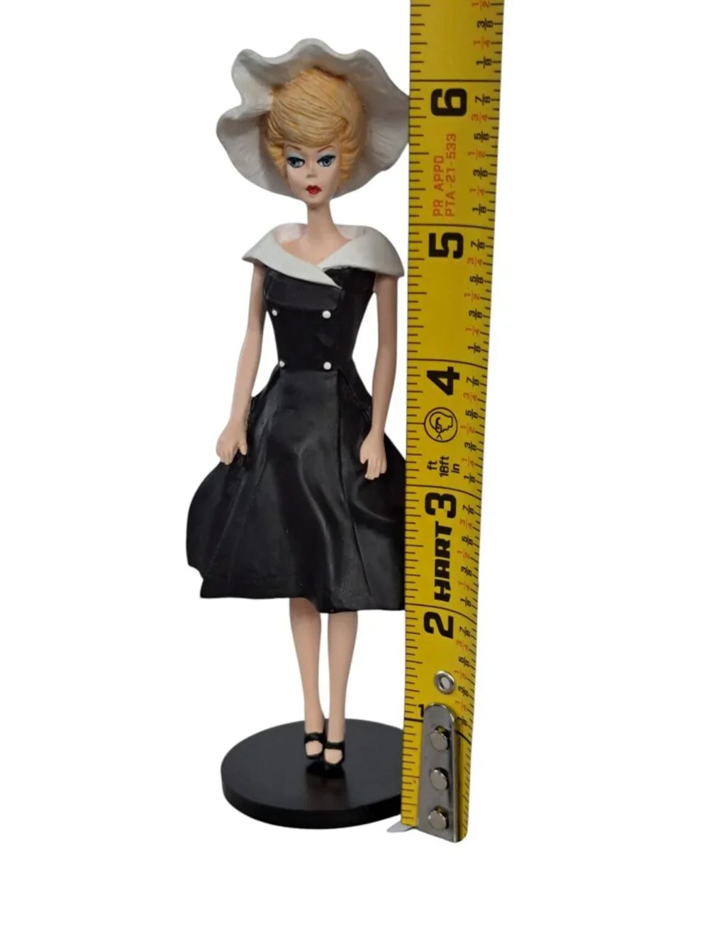 1993 BARBIE The Danbury Mint Classic Figurine Collection 1965 
